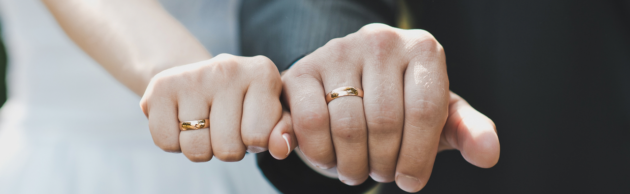 Comment-choisir-une-bague-prenom-pour-offrir-en-cadeau