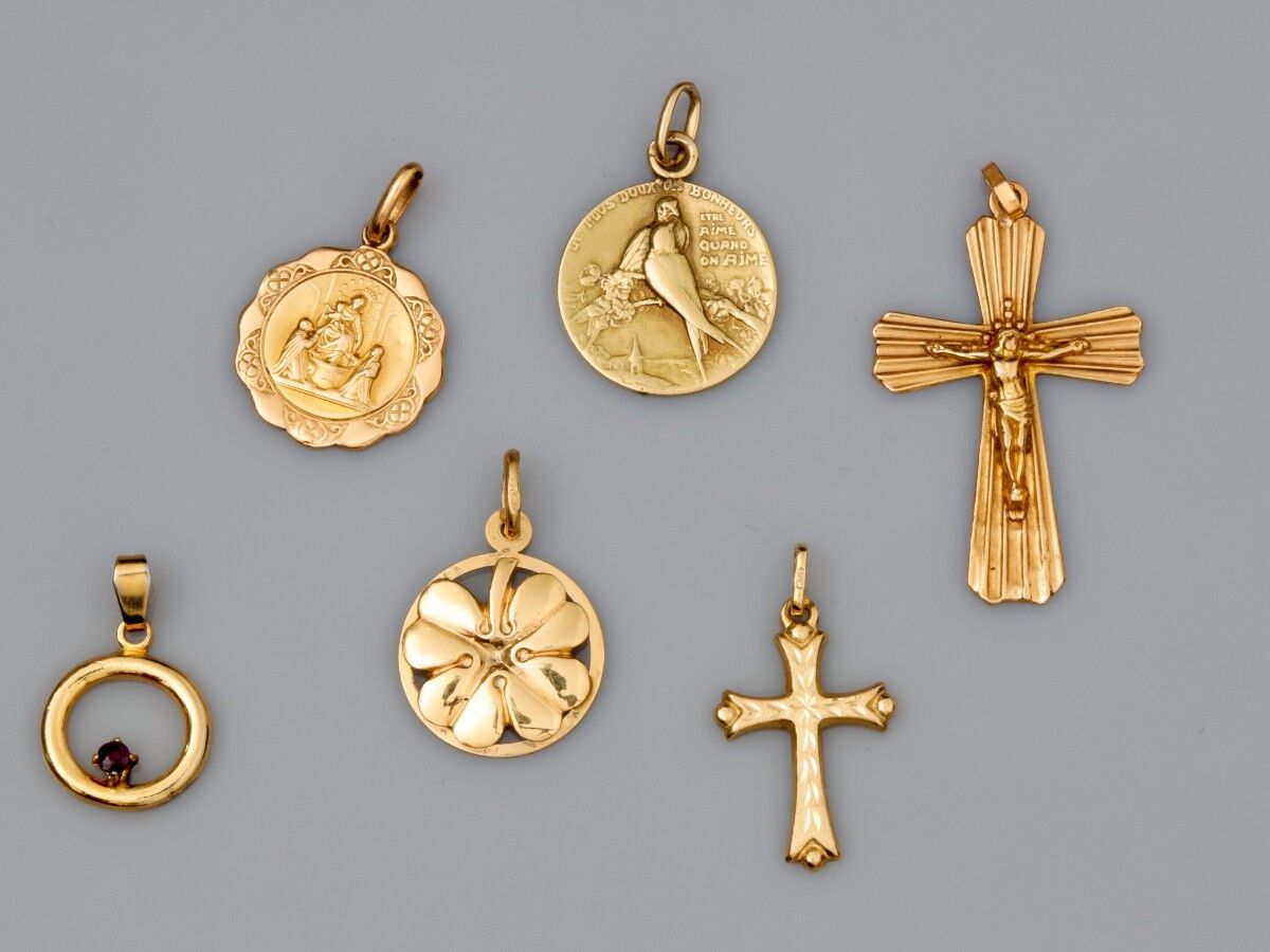 Les Pendentifs Religieux